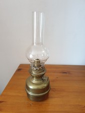 Ancienne lampe à pétrole en