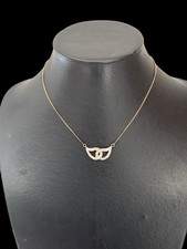 Collier motif entrelacé