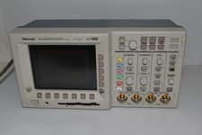 TEKTRONIX TDS 3054B Quatre Canal Couleur Digital Phosphore Oscilloscope (PLS118)