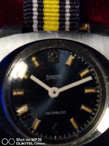 Montre strato