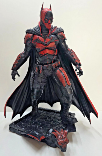 Batman multiverse statue - dc,