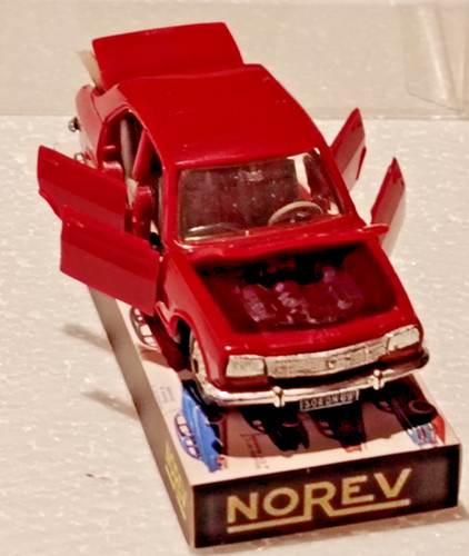 Ancien norev peugeot 504 - 1/43,