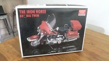 Grosse maquette moto Harley Davidson the iron horse 80''big twin 1:10 Academy