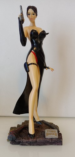 Rare scène lara croft - lara, en