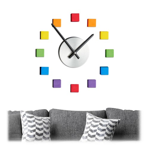 Horloge murale multicolore