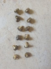 JOUEF HO: 12 vis pour attelages à boucle métalliques tête cylindrique.
