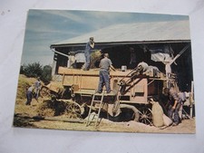 CPM LA BATTEUSE DES ANNEES 60 NON ECRITE