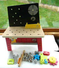 JOUET GARÇON ÉTABLI EN BOIS AVEC ELEMENTS DE CONSTRUCTION TOY BOY WOOD WORKBENCH