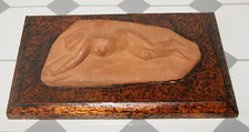 Nu féminin couché terre cuite sur socle bois Signée Aldo Bartelletti (1898-1976)
