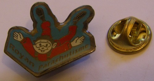 Pin royan parachutisme - pin's,