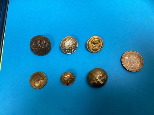 Lot military buttons a - of,