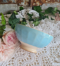 ANCIEN  BOL DE GRAND MERE A FACETTES MOULIN DES LOUPS BLEU CIEL