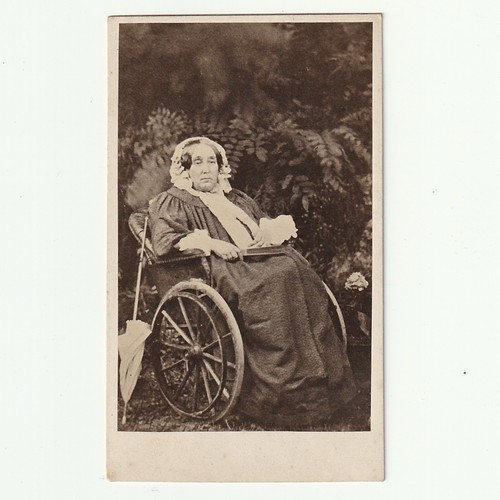 Femme fauteuil roulant - femme,