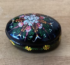 Mini Boîte Ovale En Papier Mâche  Noire 4x2,3 Cm Décor Fleuri Peint À La Main
