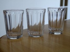 BACCARAT 3 ANCIENS PETITS VERRES LIQUEUR CRISTAL FORME GOBELET CHICAGO ht 4,8 cm