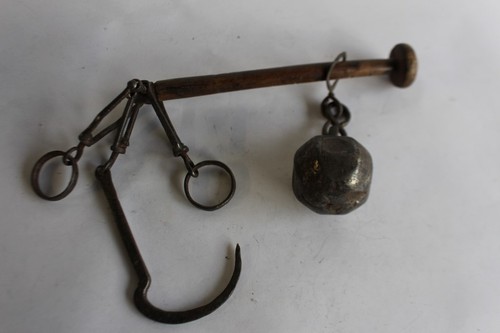 Petite balance ancienne - , début