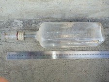 BBL2 Vieille Bouteille de Rhum Saint James vide avec restes d'étiquettes 