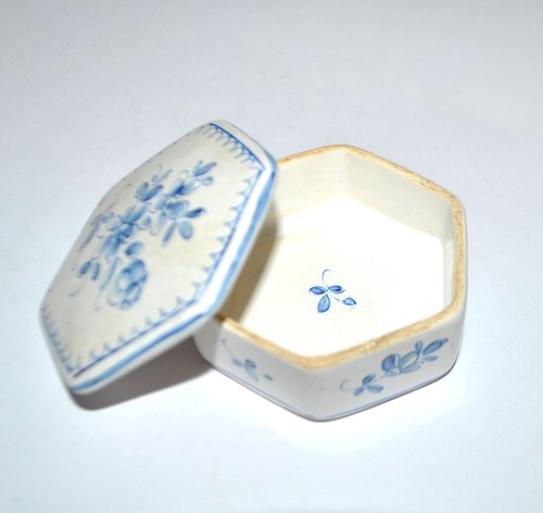 Moustiers boite hexagonale - moustiers,
