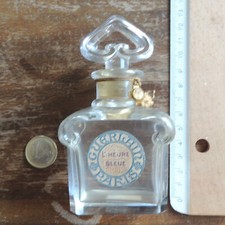 Ancien flacon de parfum "L'h.... bleue" en cristal
