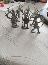Lot de 9 Figurines  MOYEN-AGE