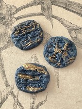 3 boutons en résine bleu &