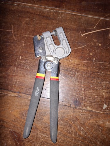 Pince sertir pour - à,
