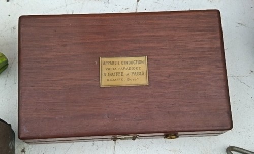 Ancien appareil médecine - ancien,