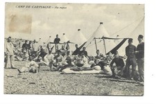 MILITAIRE  CAMP DE CARPIAGNE  AU REPOS