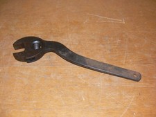 ANCIENNE CLE A MOLETTE 32 1/2 PEUGEOT FRERE