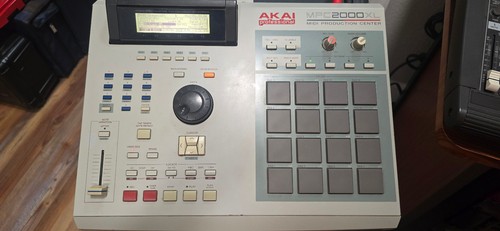 Akai mpc 2000xl - akai,