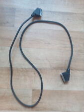 Cordon du télévision télé téléviseur au magnétoscope assez récent.