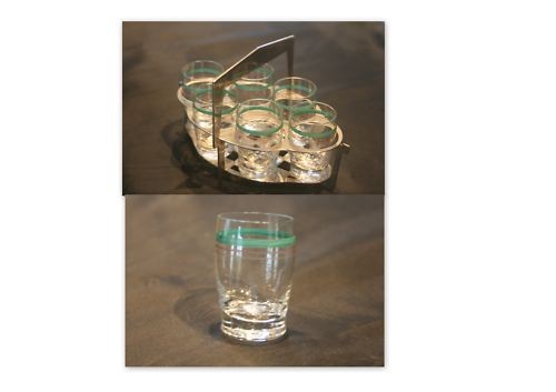 Service liqueur - service, a
