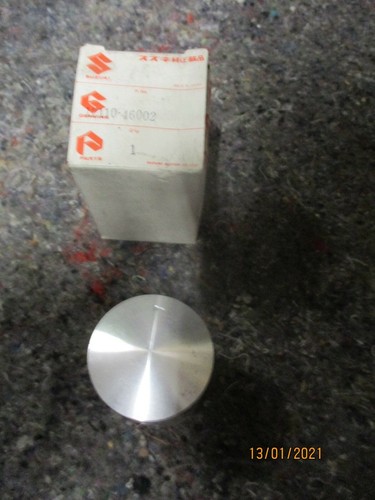 Piston neuf et - côte,