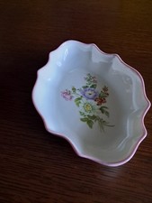 Coupelle en porcelaine de Limoges, décor floral
