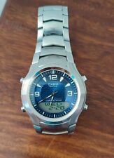 belle montre chrono Casio édifice homme Fond bleue fonctionne 