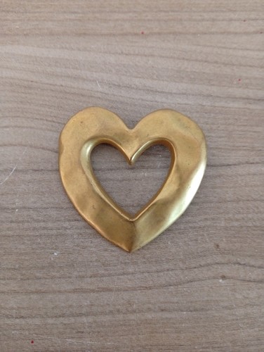Broche forme coeur signé - broche,