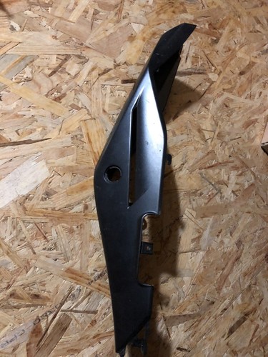 Carenage demi flanc selle - demi,