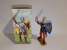 STARLUX moyen age (ref 6006) chevalier cuirassé combattant  boite