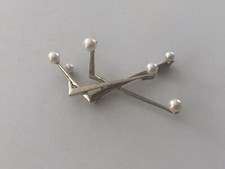 Broche Design Or Blanc 18k