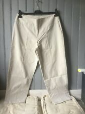 PANTACOURT CACHE CACHE coton ecru . taille 40 .(V/G)