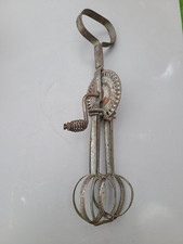 Ancien fouet manuel en fer