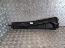 Baie pare brise avant droite -