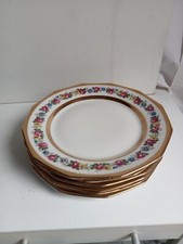 lot de 6 assiettes en porcelaine d'art signé J.R diamètre 23 cm 2,20 kg