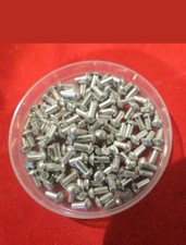 Dinky toys Lot de 100 rivets