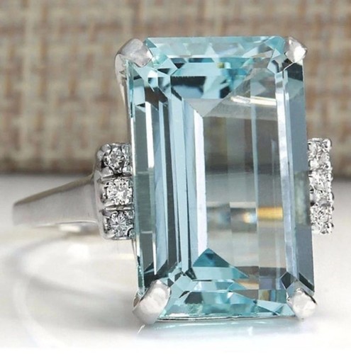 Bague ancienne aigue-marine