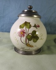 Joli pot à pharmacie décor