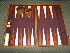 Ancien Backgammon - simili-cuir marron - jetons videau dice dés blanc et marron