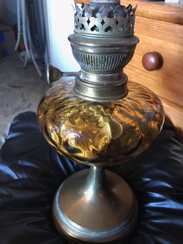 Ancienne lampe pétrole - ancienne, à