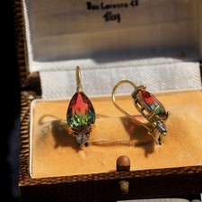Boucles d'oreilles Dormeuses Doré Serti de CZ Goutte Verre Rouge Vert SB4