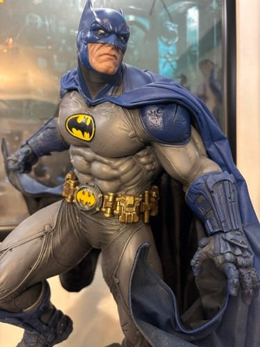Sideshow collectibles batman - sideshow,